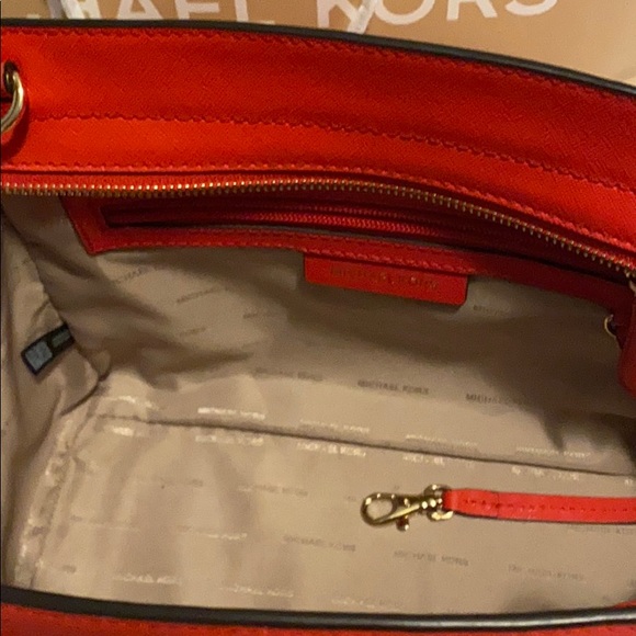 MK satchel Bag - Picture 3 of 4